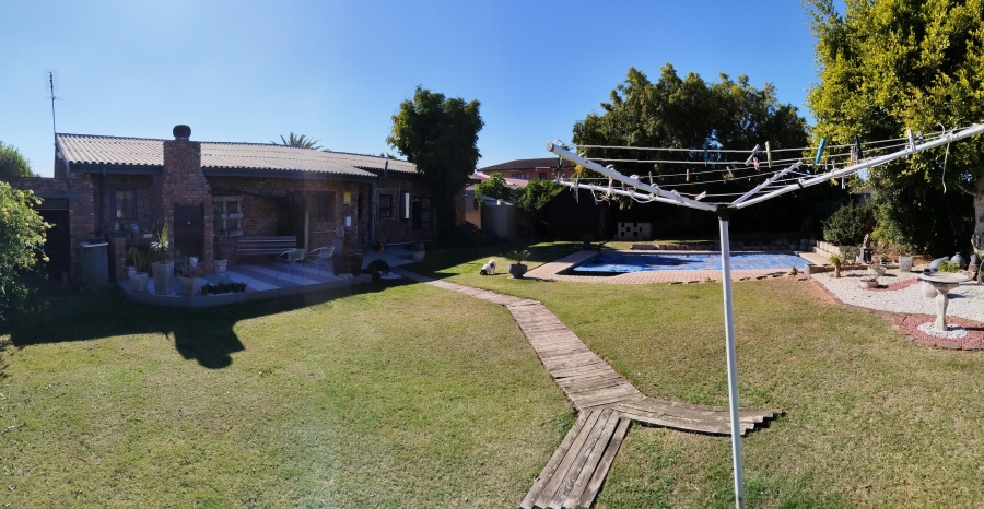 4 Bedroom Property for Sale in Campher Park Eastern Cape